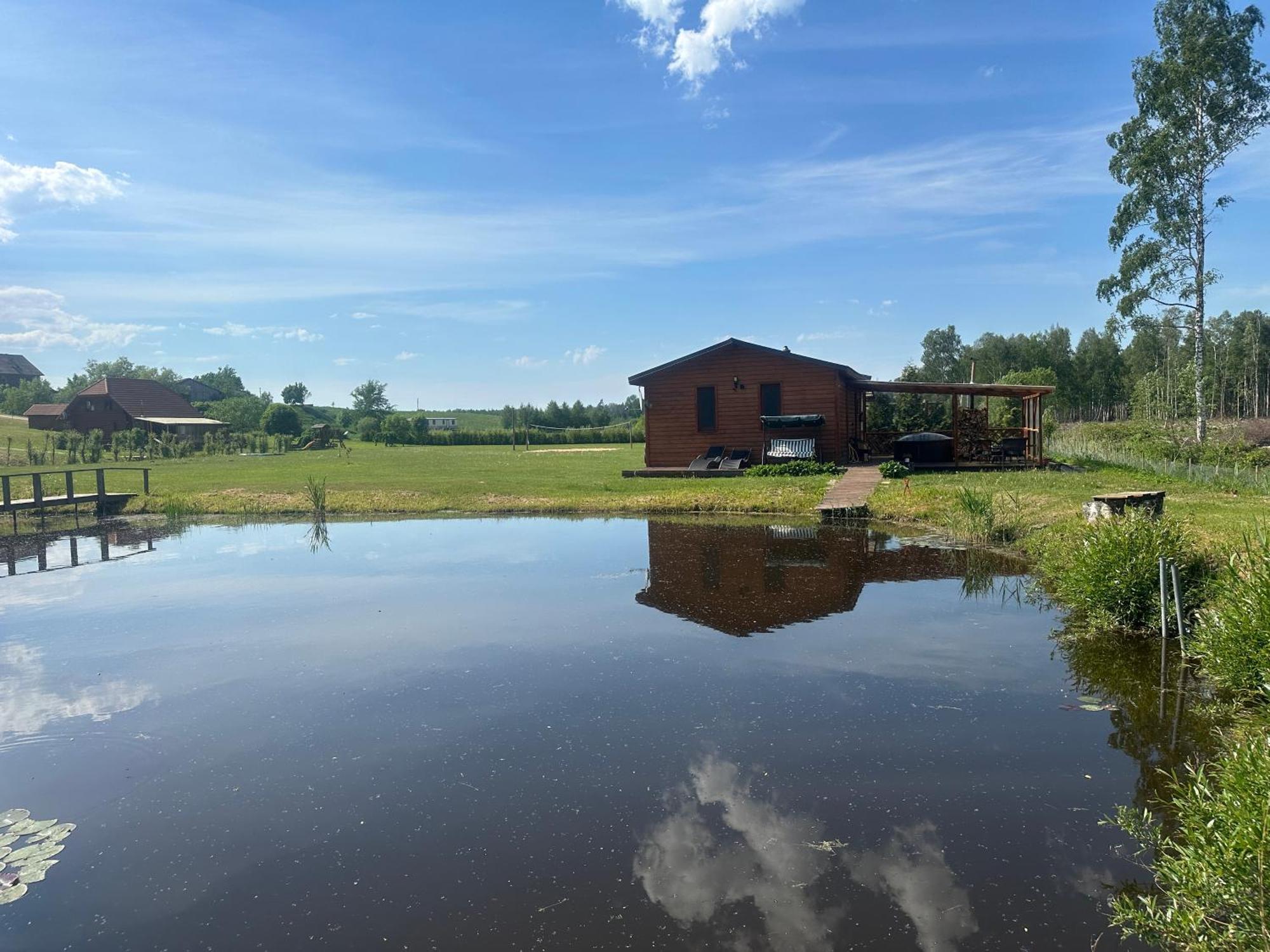 Kundzini Hotel Bīriņi Екстериор снимка