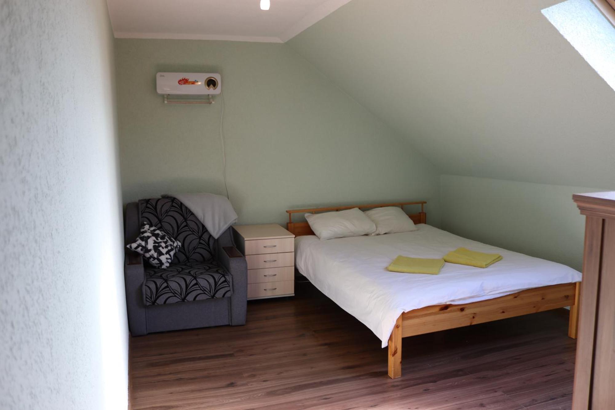 Kundzini Hotel Bīriņi Екстериор снимка