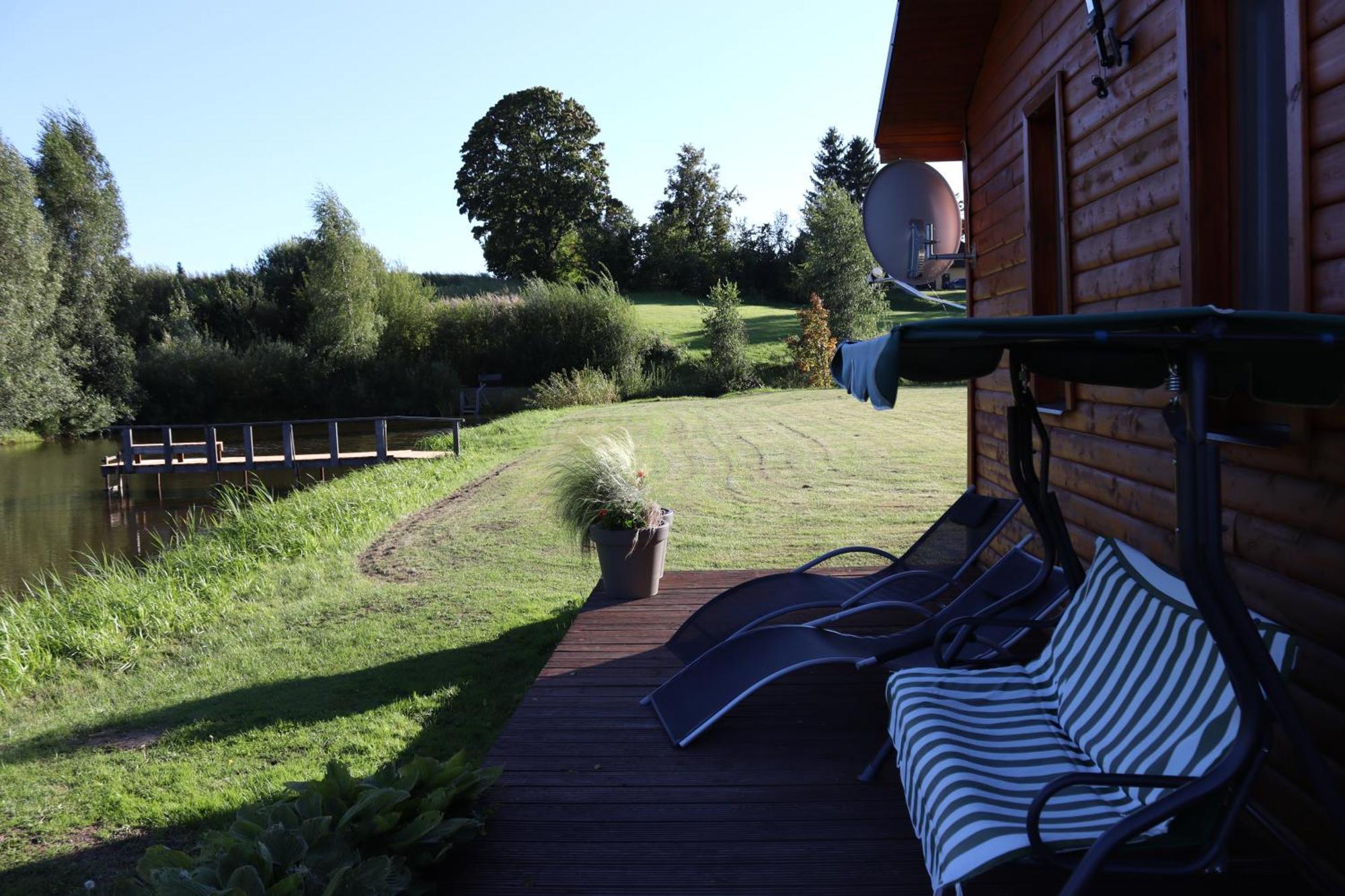Kundzini Hotel Bīriņi Екстериор снимка