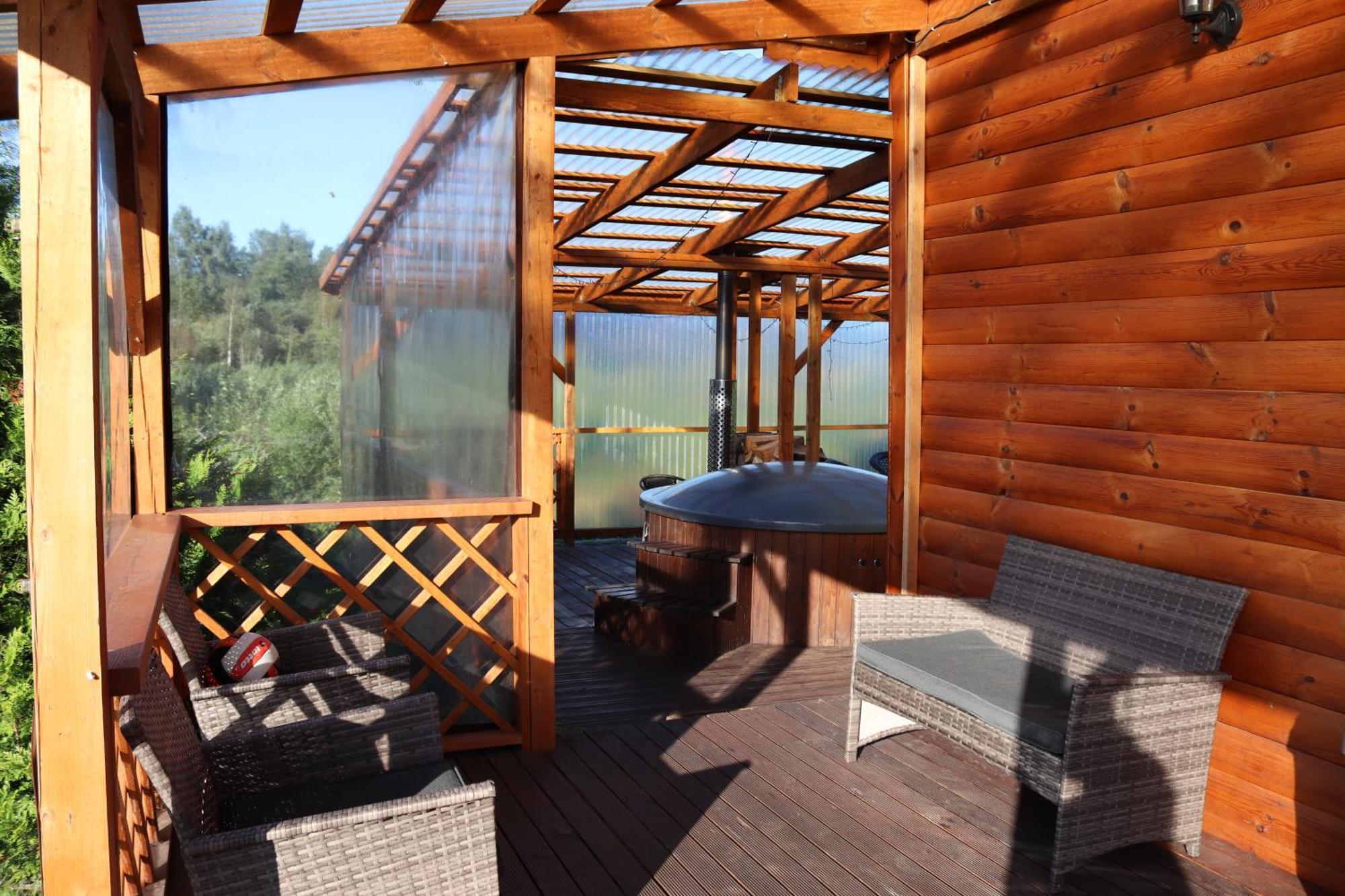 Kundzini Hotel Bīriņi Екстериор снимка