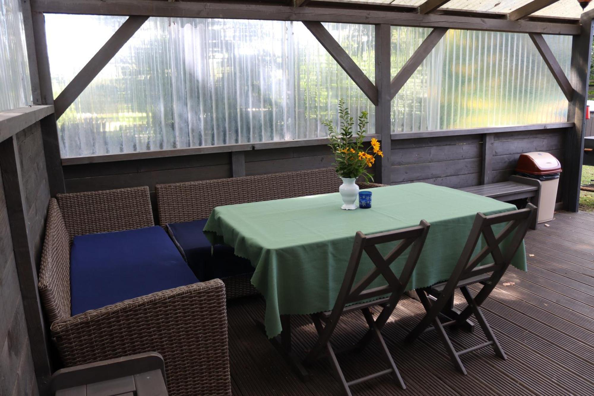 Kundzini Hotel Bīriņi Екстериор снимка
