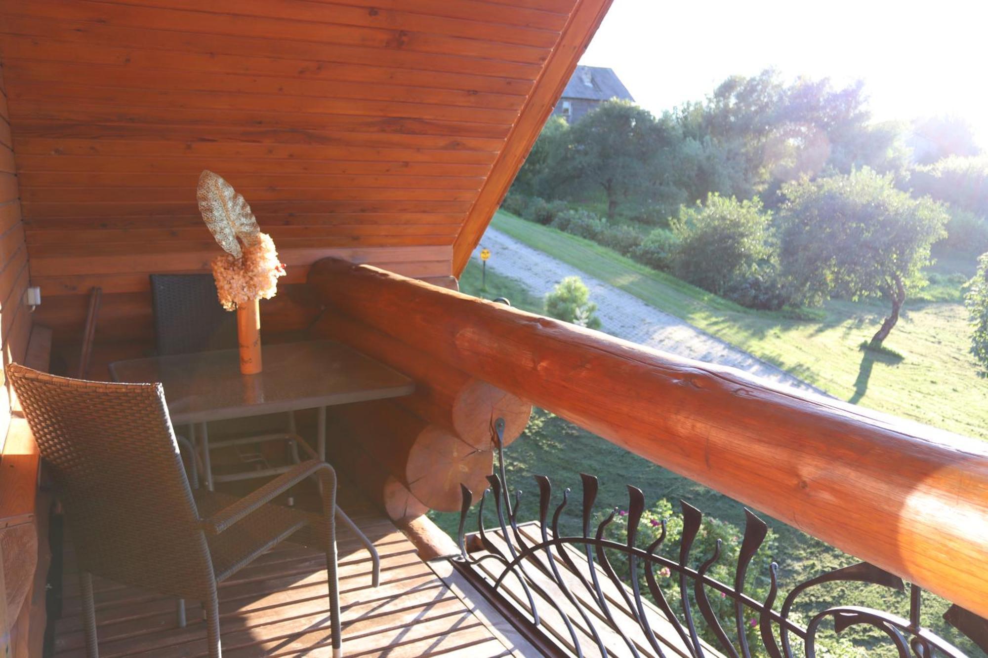 Kundzini Hotel Bīriņi Екстериор снимка