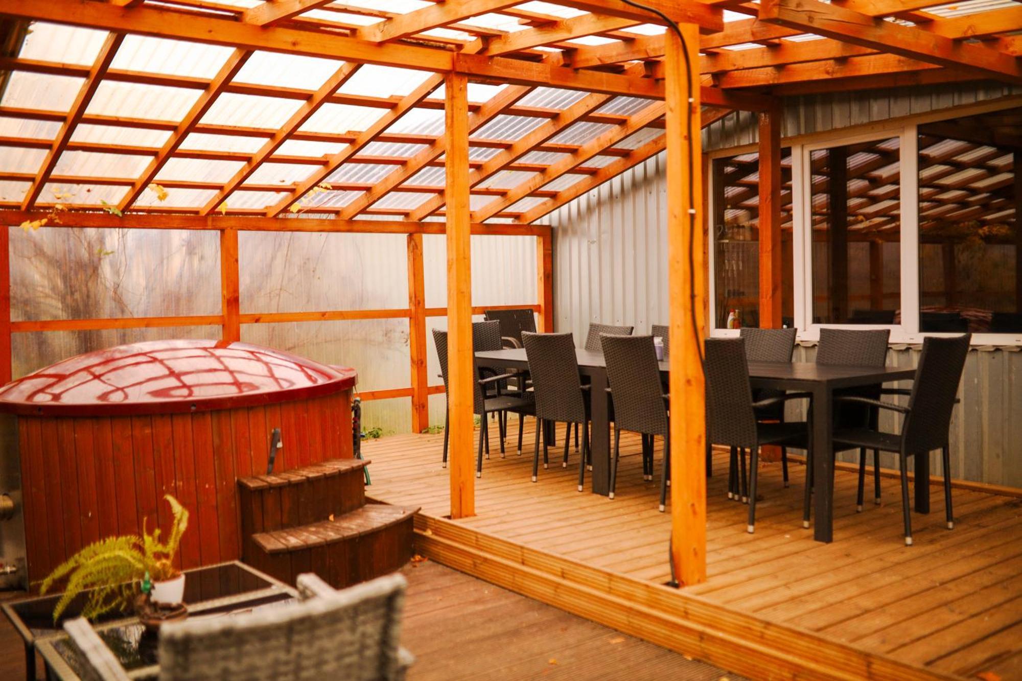 Kundzini Hotel Bīriņi Екстериор снимка