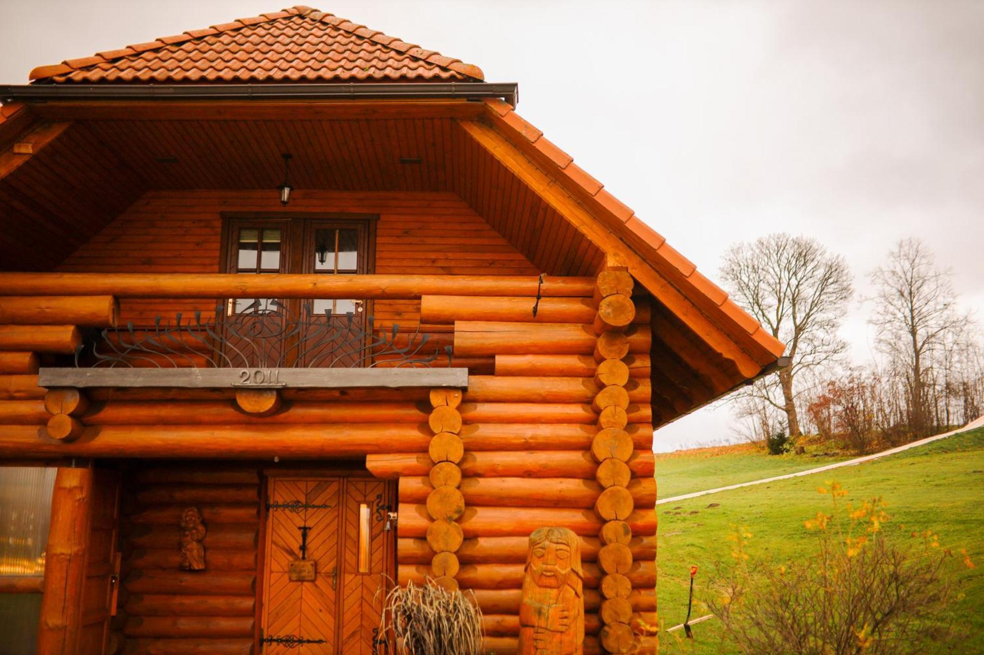 Kundzini Hotel Bīriņi Екстериор снимка